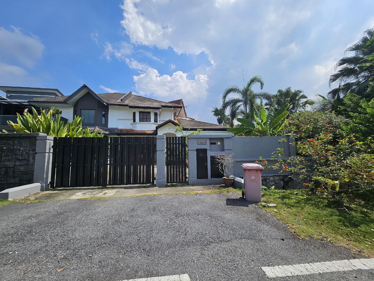 Beautiful Semi D House Jalan Pekaka Seksyen 8 Kota Damansara