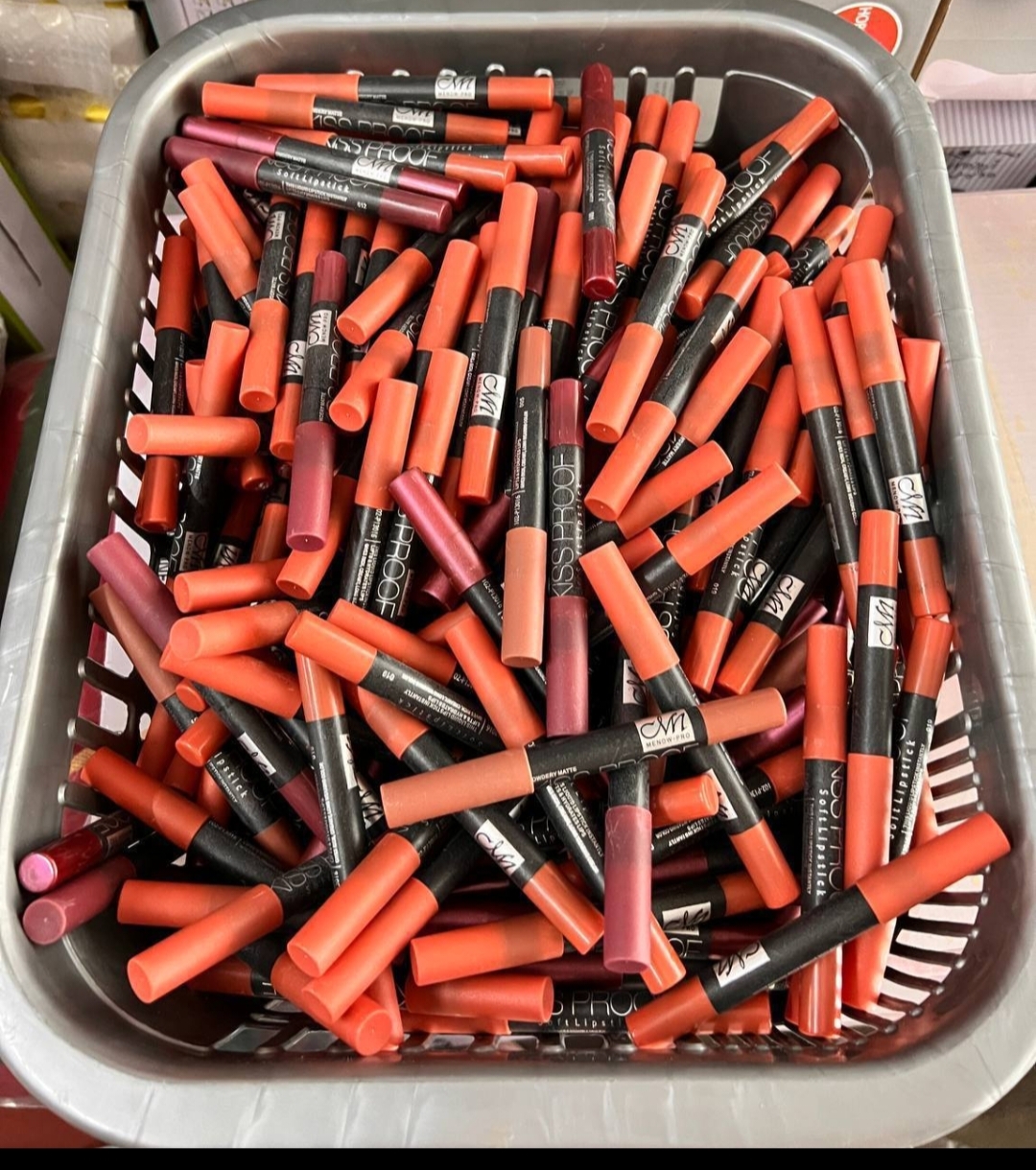 Mn kiss proof softlipstick offer
